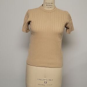 Abandoned! Vintage Short Sleeve sweater. Size M